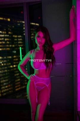 Фото Моника